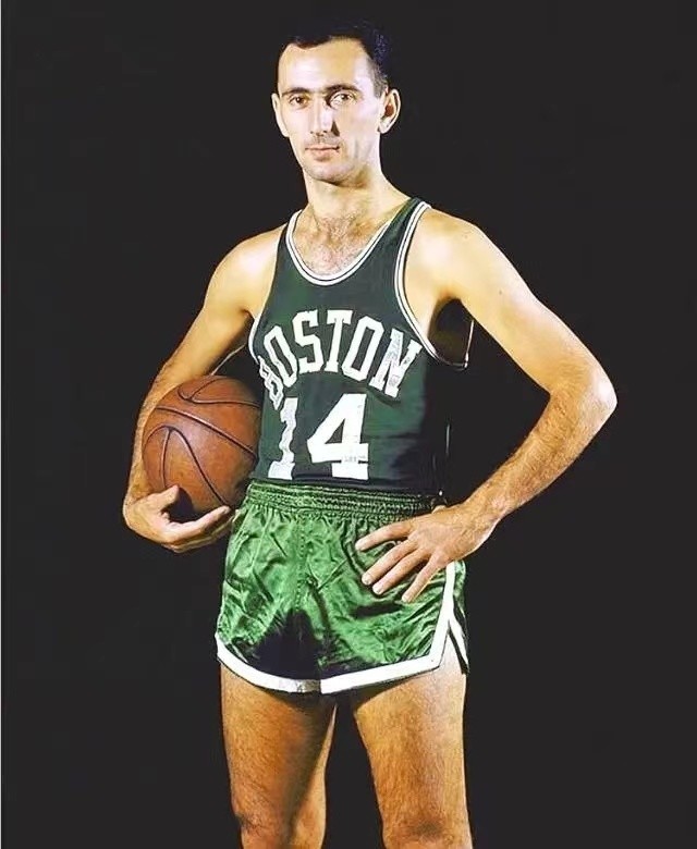 在防守中展 在防守中展