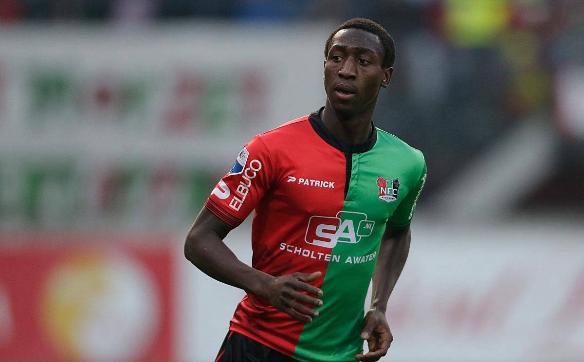 半场：墨西哥-巴拿马，劳尔-希门尼斯破门，卡拉斯基利亚点射.